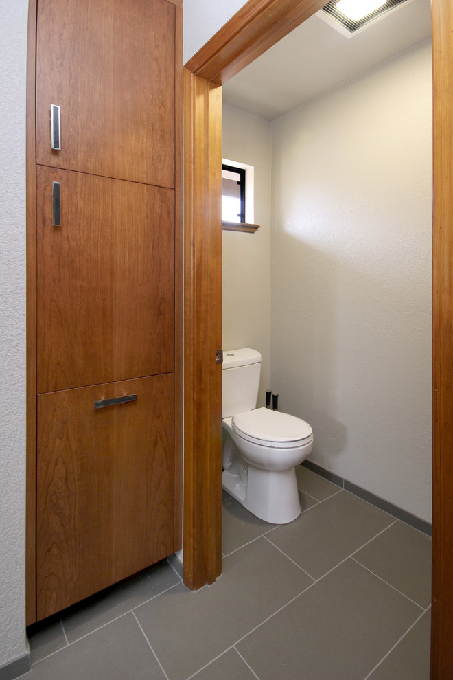 Inspiration for a transitional bathroom remodel in San Francisco