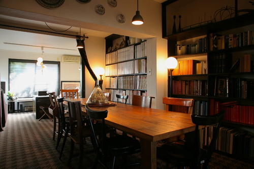 My Houzz インテリアスタイリストの感性で住み繋ぐ 築60年のタウンハウス Houzz ハウズ