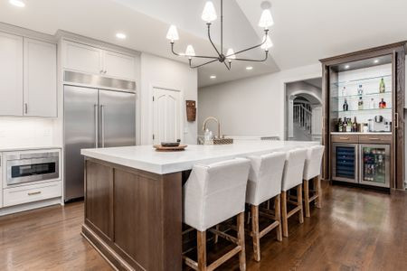 Transitional kitchen photo in Columbus