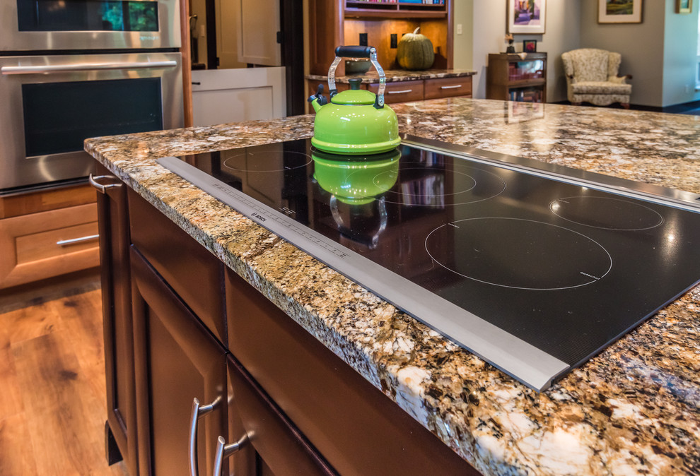 Mountain style kitchen photo in Vancouver