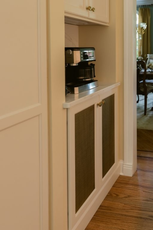 Kitchen - kitchen idea in Chicago