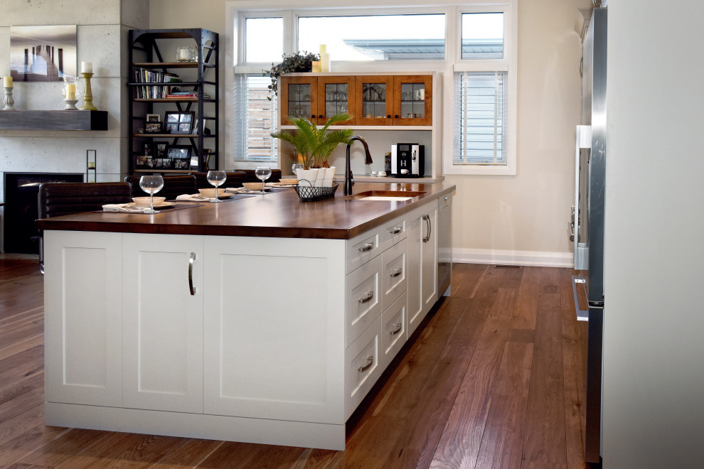 Home design - craftsman home design idea in Toronto