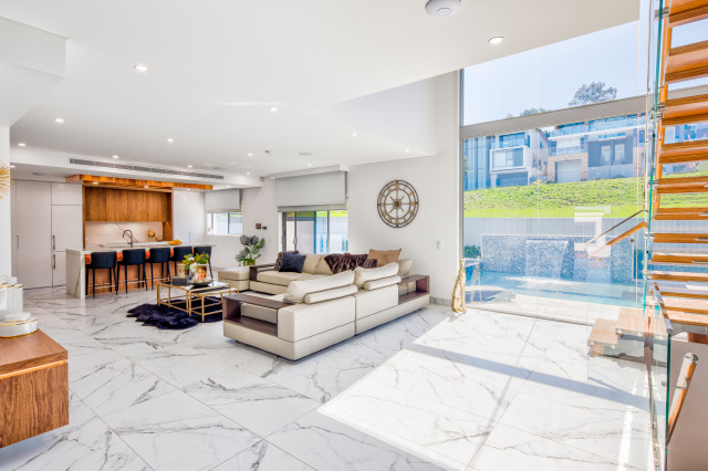 Casa de Romarc - Winston Hills modern-vardagsrum