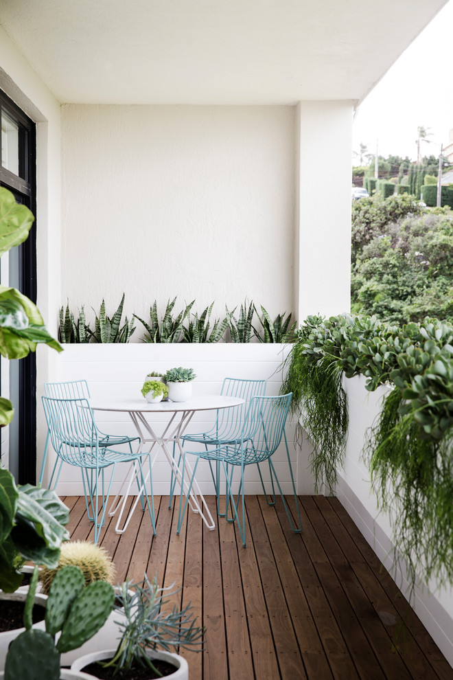 Inspiration for a modern balcony in Sydney.