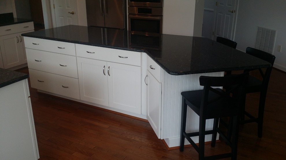 Black & White Modern Kitchen