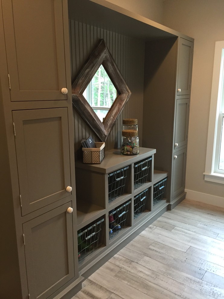 Entryway - entryway idea in Grand Rapids