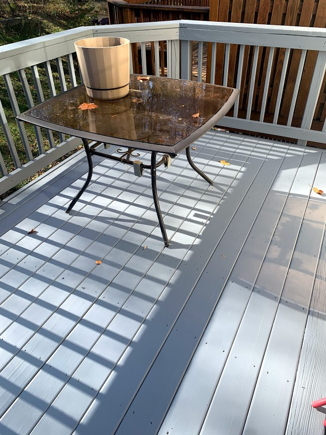 Inspiration for a mid-sized modern second story wood railing deck remodel in Baltimore