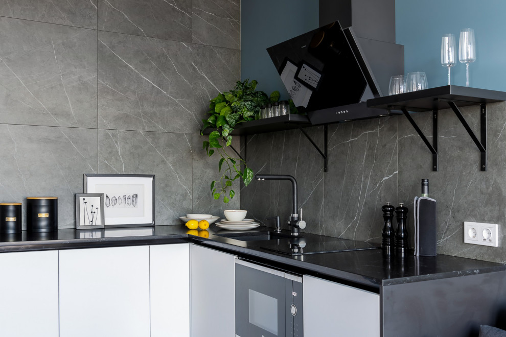 Яркий универсальный интерьер квартиры для сдачи в аренду