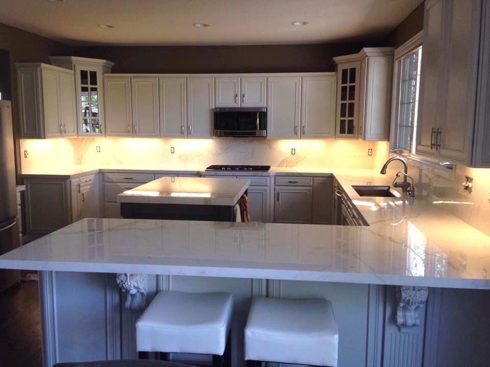 Transitional kitchen photo in Denver