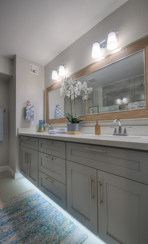 Bathroom - bathroom idea in Seattle