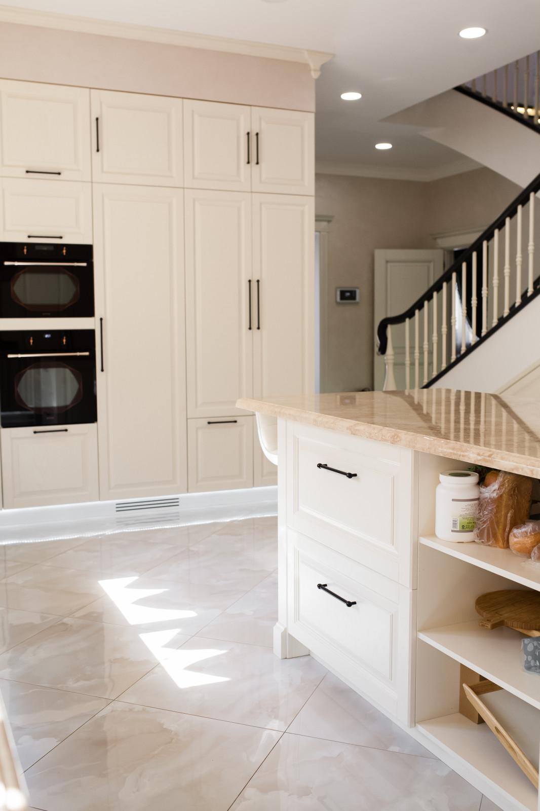 Кухня в светлых оттенках