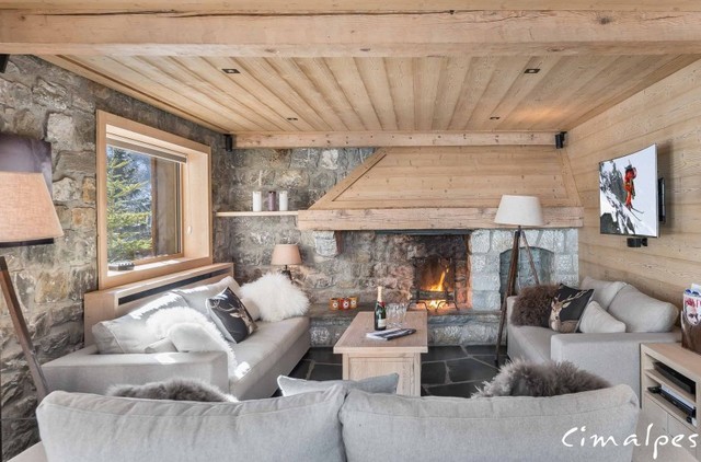 Chalet M&eacute;ribel rustikt-dagligstue