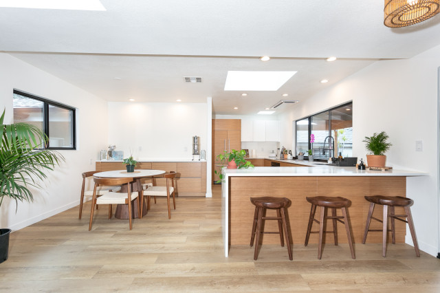 Granada Hills Project 2 contemporaneo-cocina