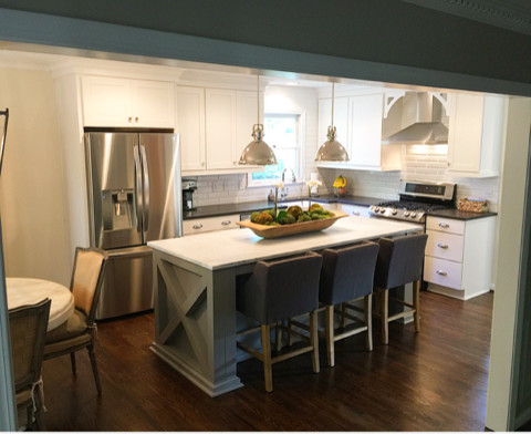 Transitional kitchen photo in Birmingham