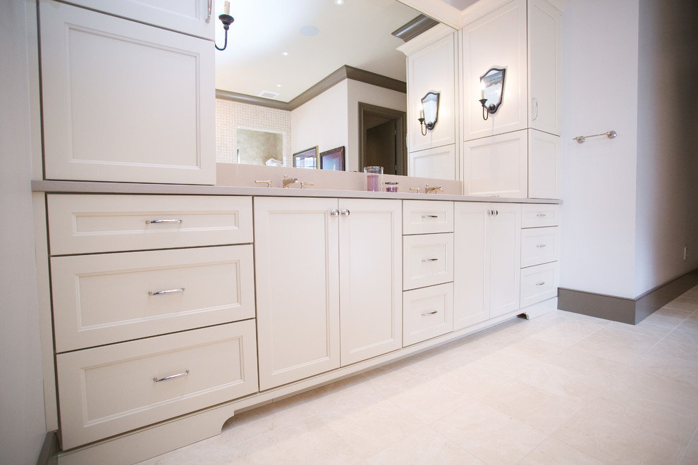 Example of a transitional bathroom design in Indianapolis