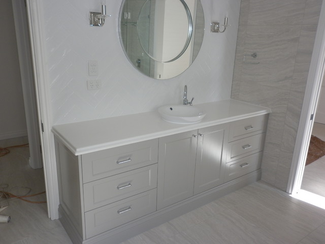 Wynnum traditional-bathroom