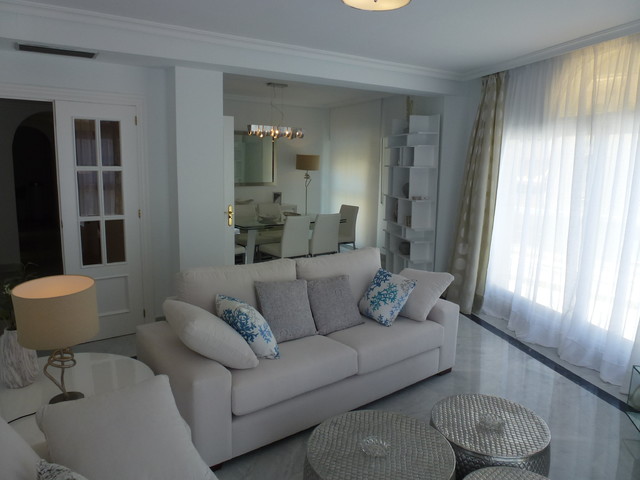 PROYECTO BLANCO II modern-vardagsrum