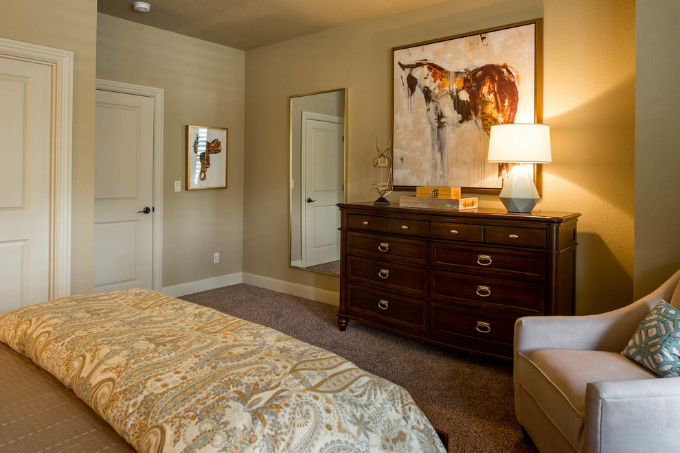 Photo of a large transitional guest bedroom in Portland with beige walls, carpet and no fireplace.