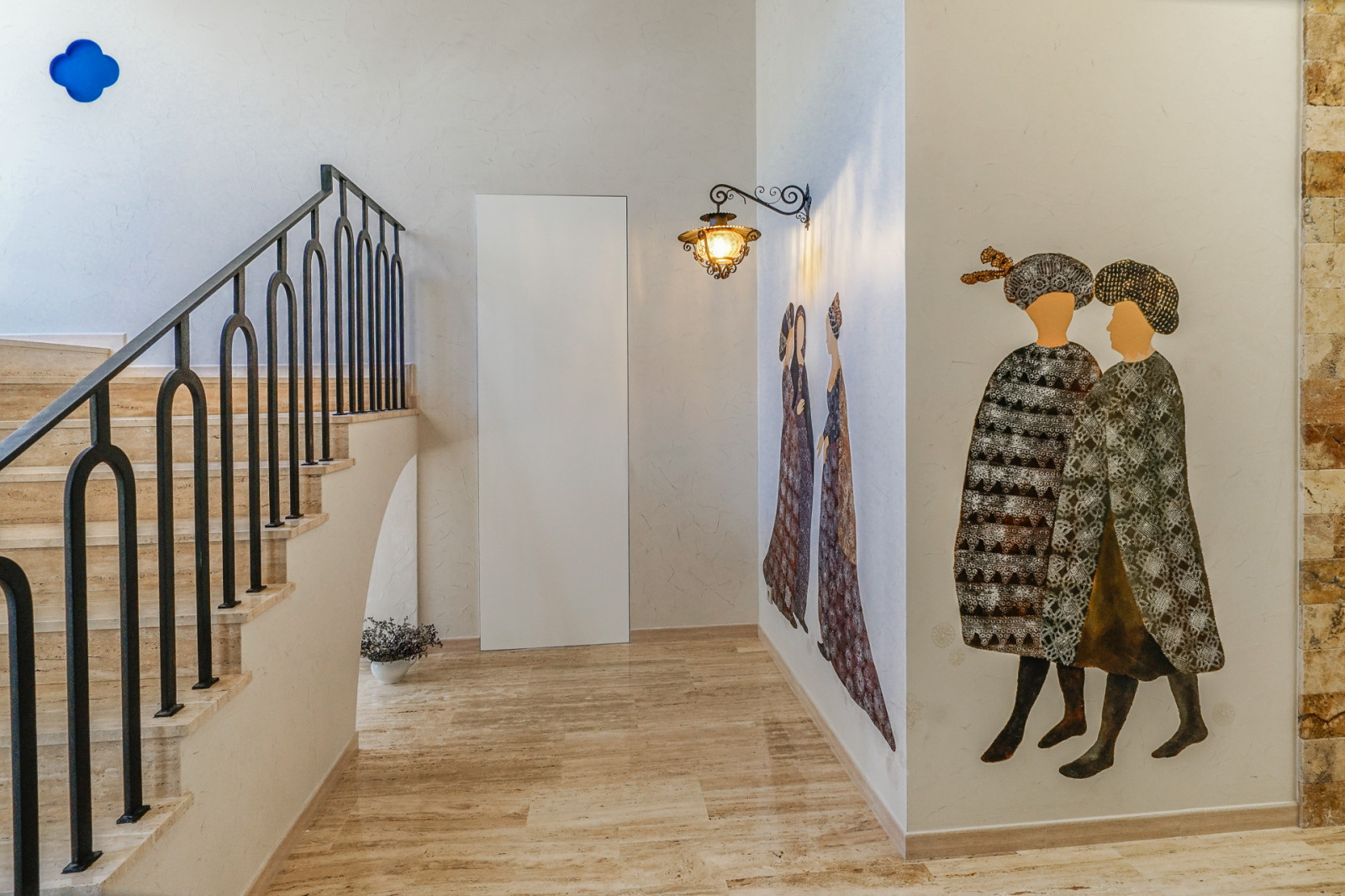 ИСПАНСКАЯ РИВЬЕРА. ДОМ НА СКЛОНЕ.