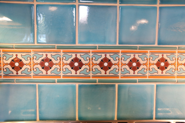 La Jolla Spanish Transitional Kitchen nyklassisk-koekken