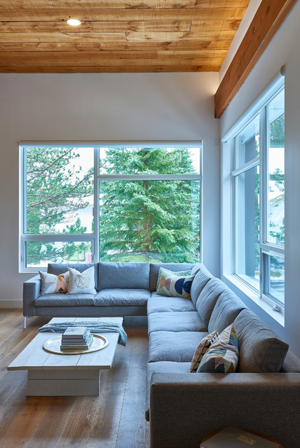 Nordic Chalet @Blue - Scandinavian - Living Room - Toronto - by White