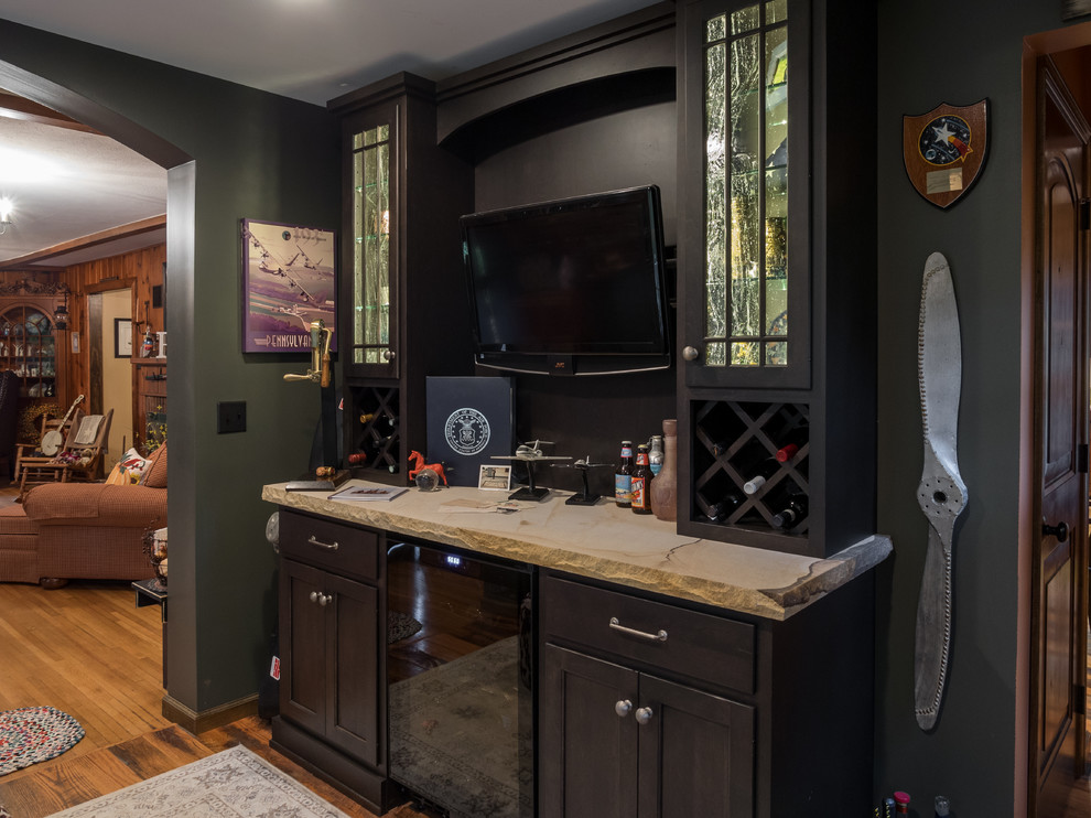 Entryway - rustic entryway idea