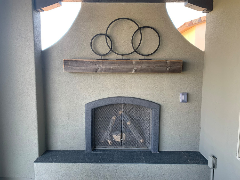 Home design - transitional home design idea in Phoenix