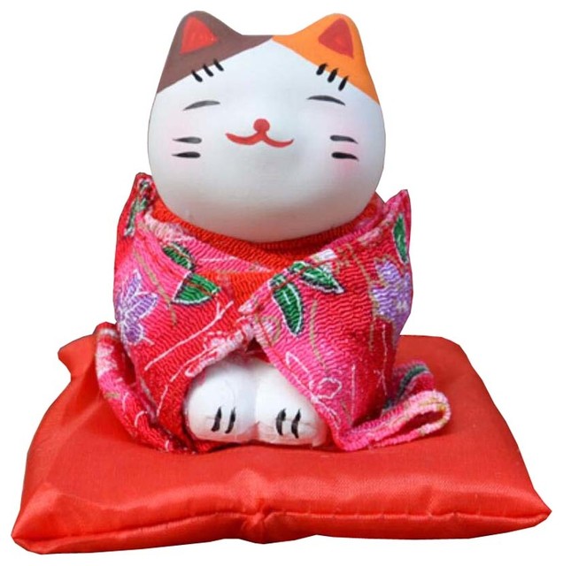 asian cat figurine