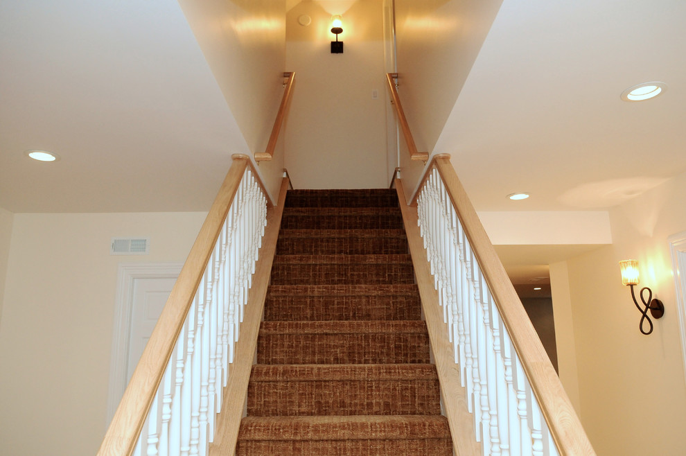 Example of a transitional staircase design in Chicago