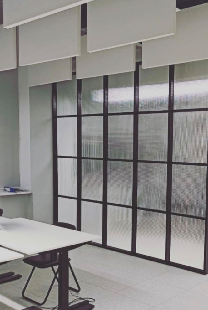 Стеклянная перегородка -Квадраты