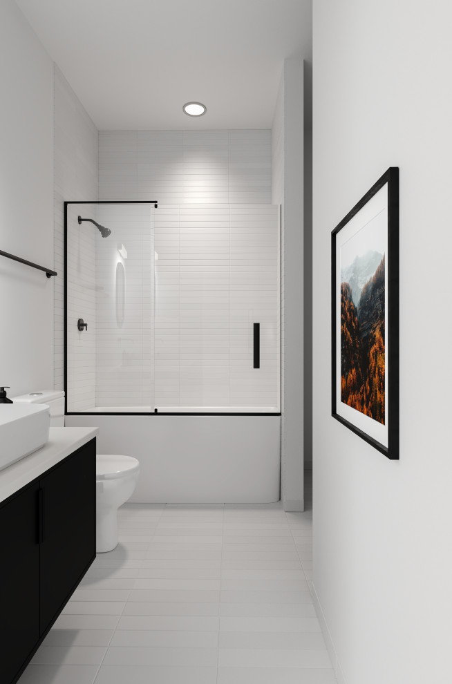 Источник вдохновения для домашнего уюта: ванная комната в стиле модернизм с плоскими фасадами, черными фасадами, ванной в нише, душем над ванной, унитазом-моноблоком, белой плиткой, керамической плиткой, белыми стенами, полом из керамической плитки, настольной раковиной, столешницей из искусственного кварца, белым полом, душем с распашными дверями, белой столешницей, тумбой под одну раковину, встроенной тумбой и сводчатым потолком