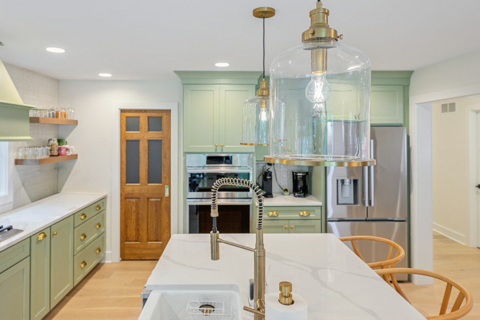 Kitchen - transitional kitchen idea