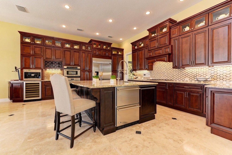 Inspiration for a transitional kitchen remodel in Tampa