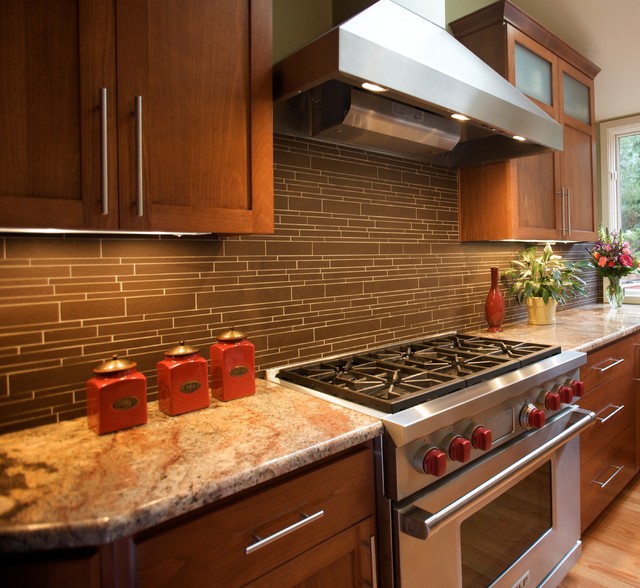 Wolf gas range and hood Contemporary Kitchen Portland by