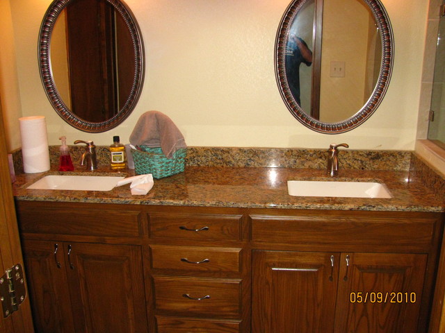 Bathrooms traditional-bathroom