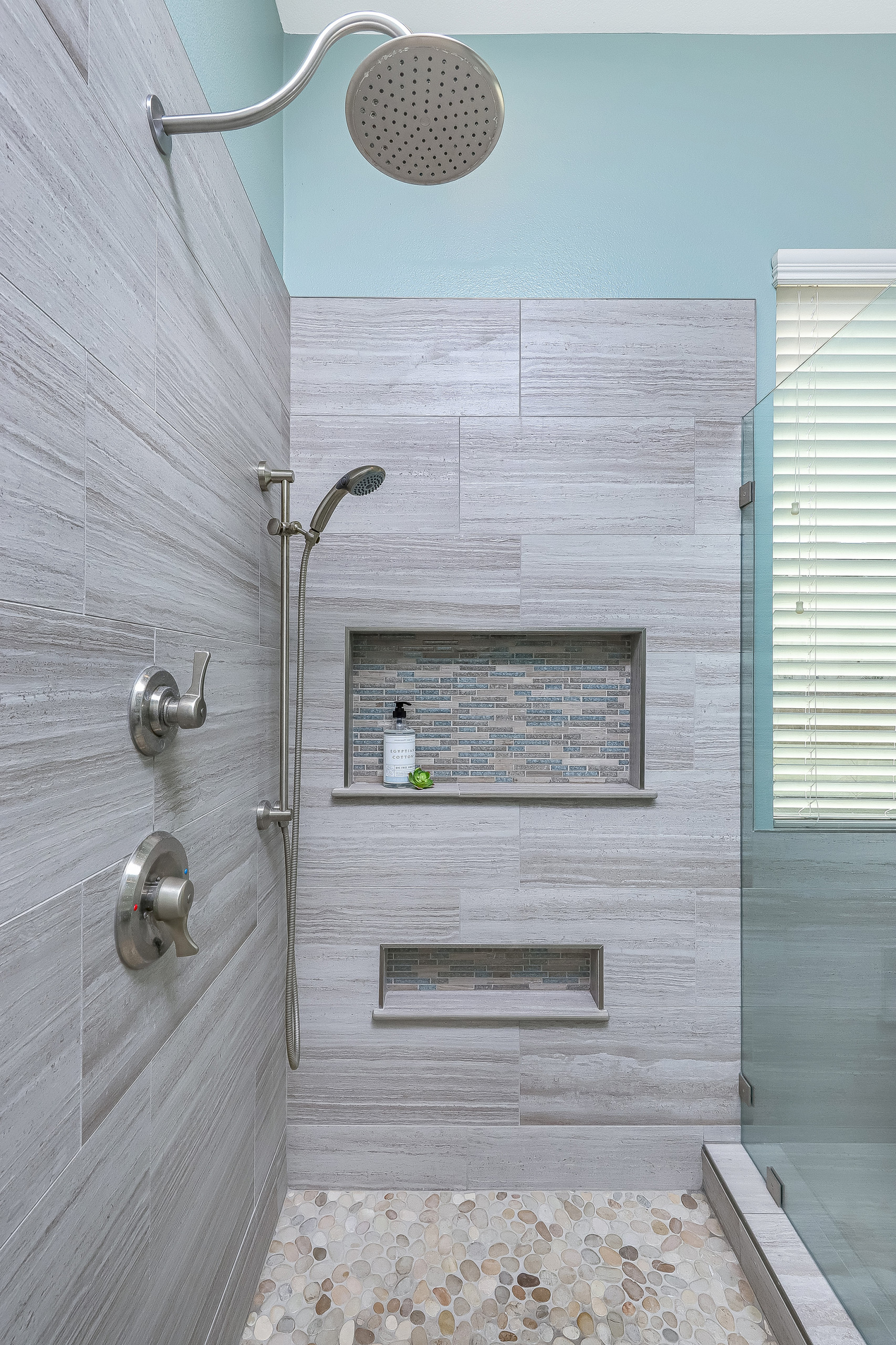 Retsina Master Bath