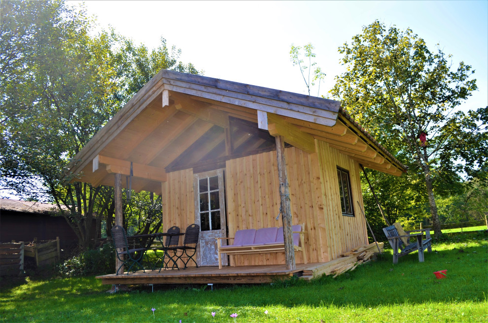 Freistehendes, Mittelgroßes Country Gartenhaus als Arbeitsplatz, Studio oder Werkraum in München