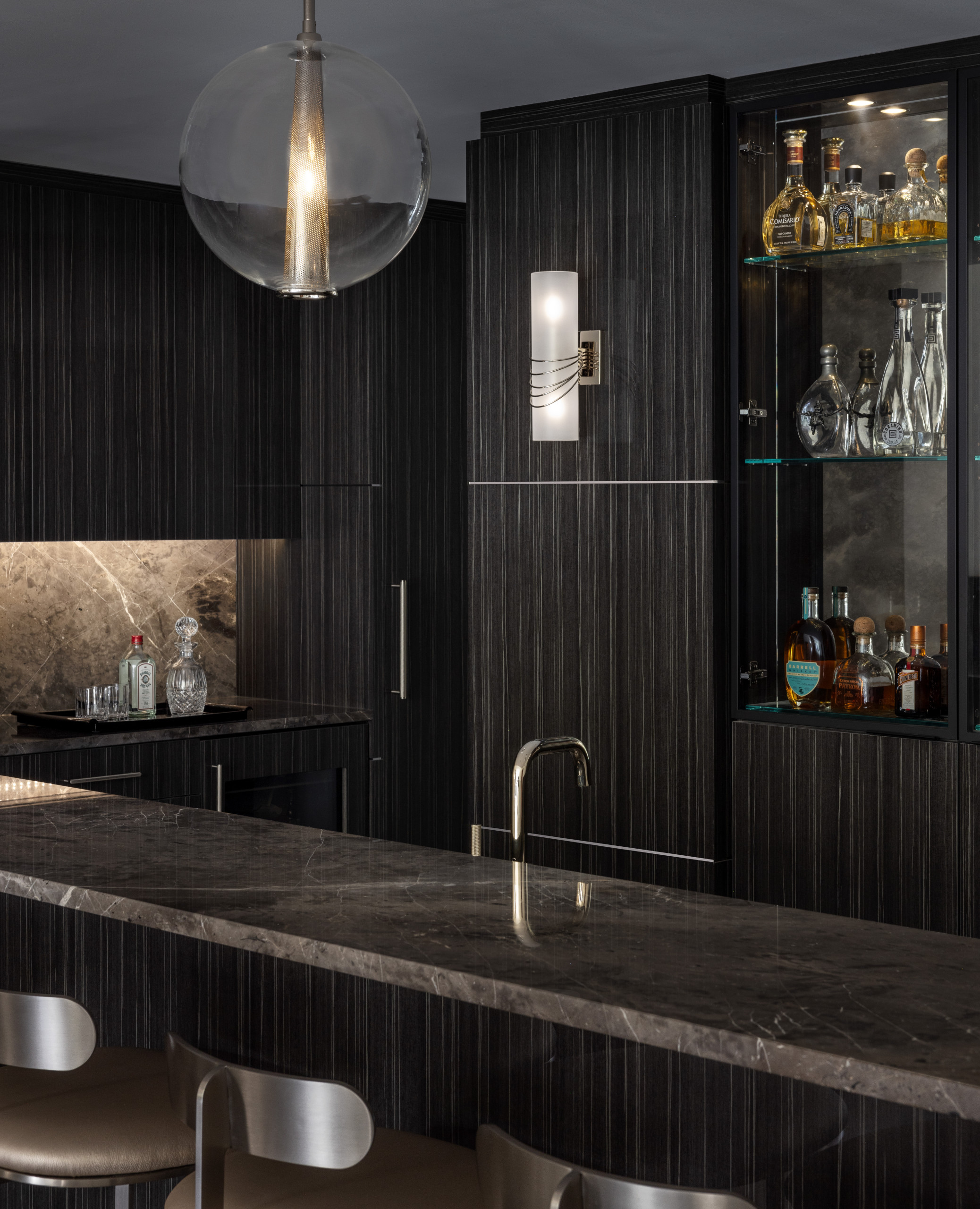 Kitchen and Bar - A Dream in Deco