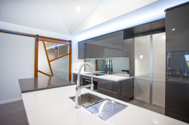 Angular Abode moderne-koekken