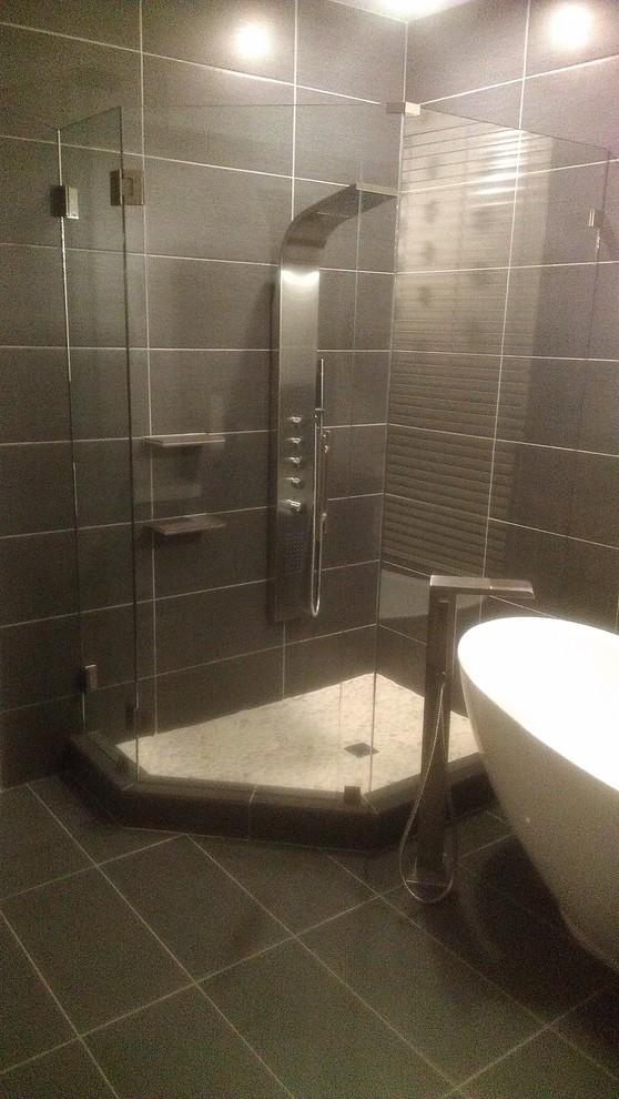 Example of a transitional bathroom design in Phoenix