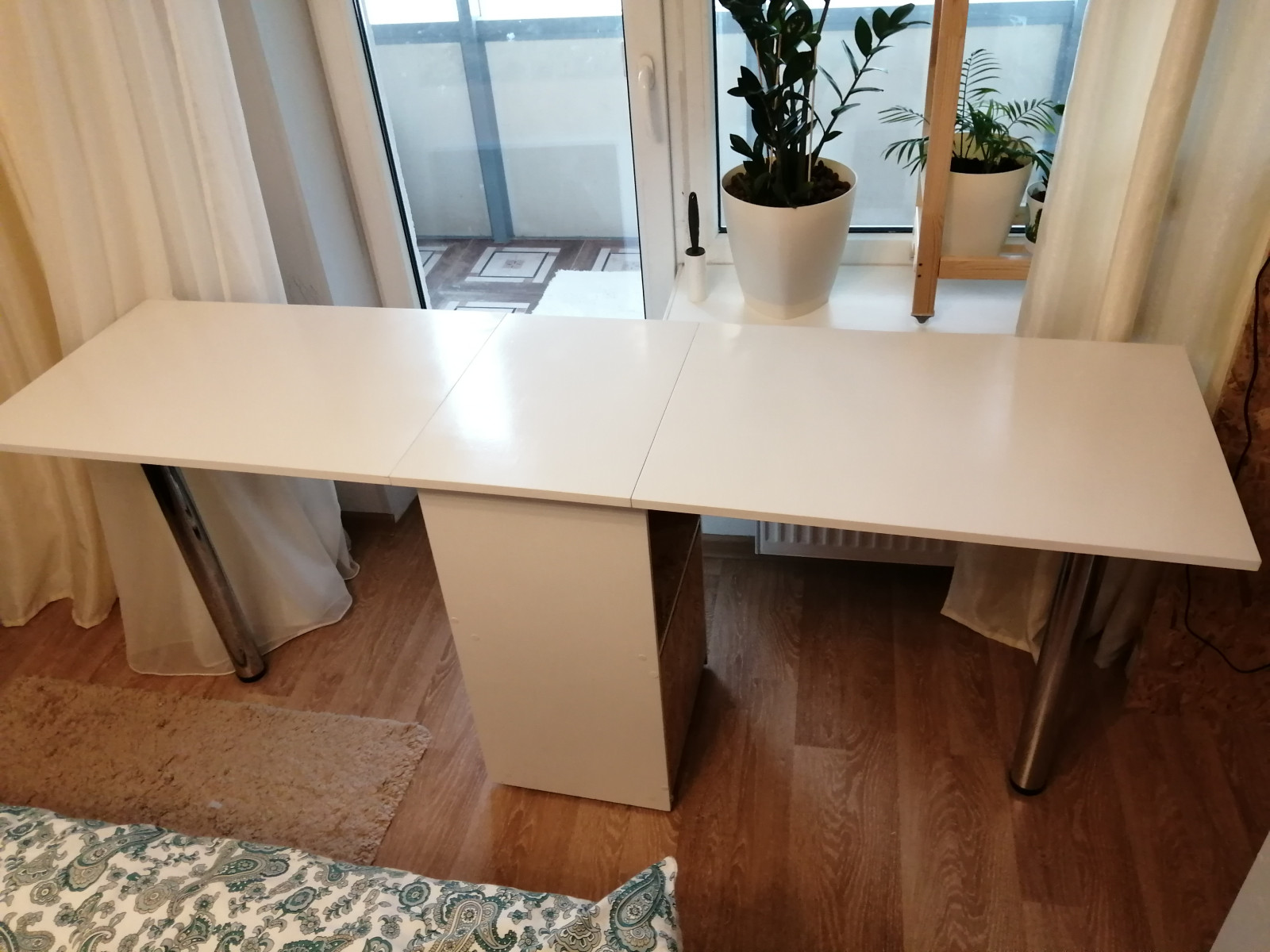 Стеллаж- рабочее место швеи