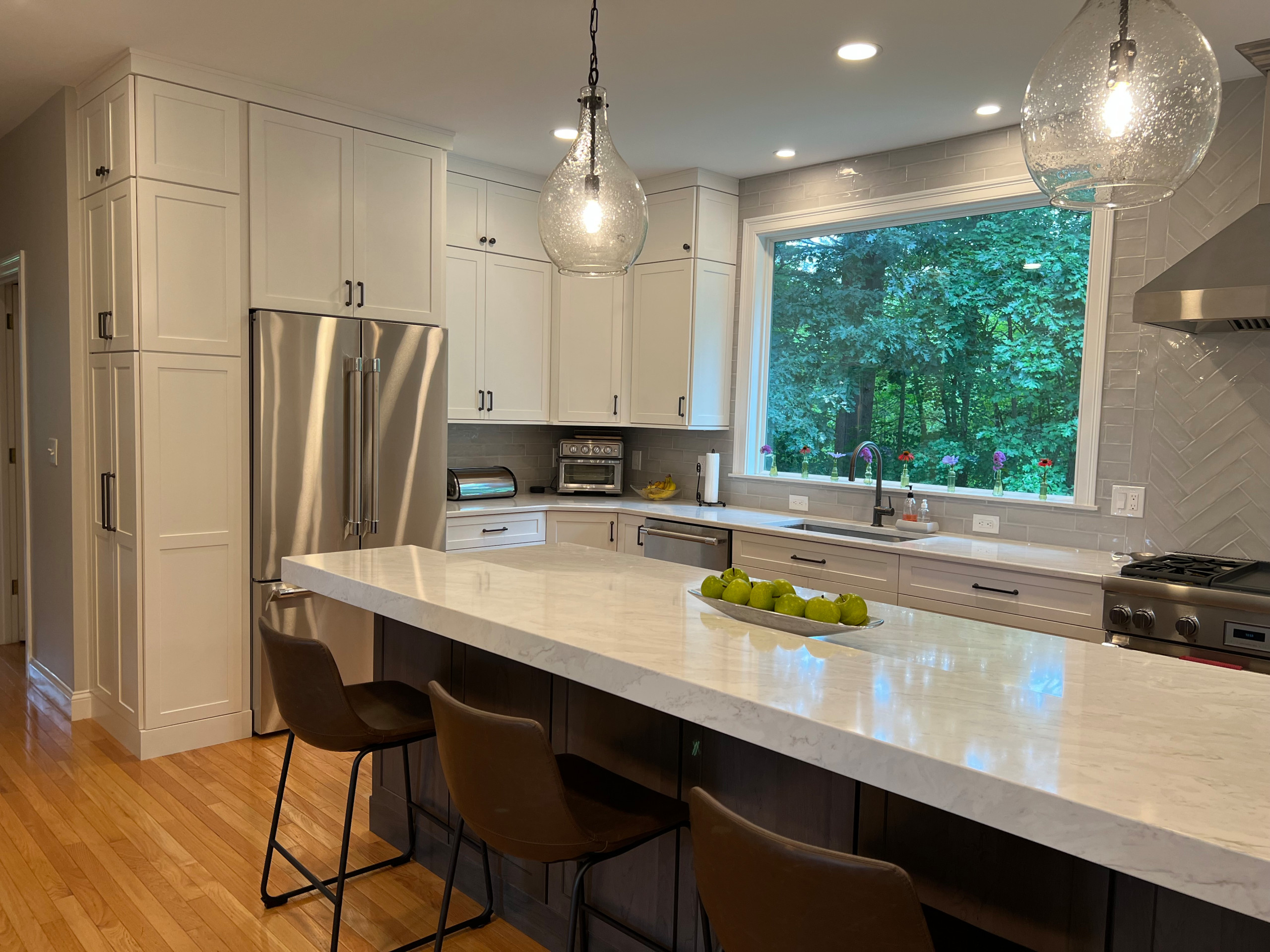 Transitional Kitchen Inspiration for a kitchen remodel in Boston