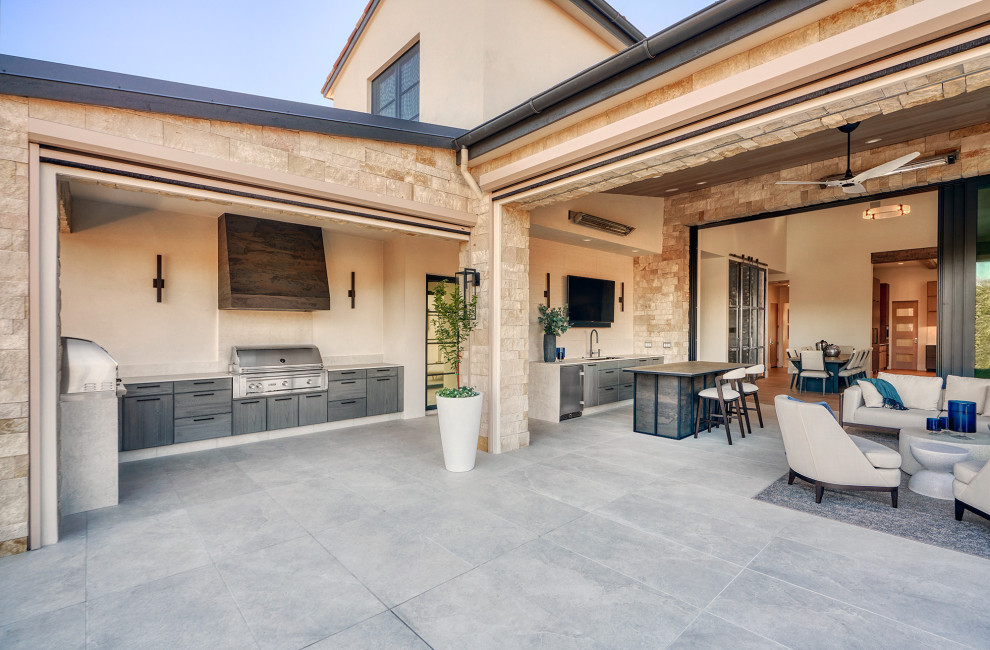 This is an example of a contemporary patio in Sacramento.