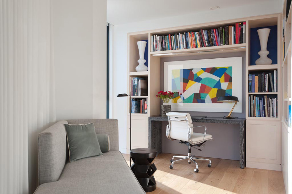 ロンドンにあるコンテンポラリースタイルのおしゃれなホームオフィス・書斎の写真