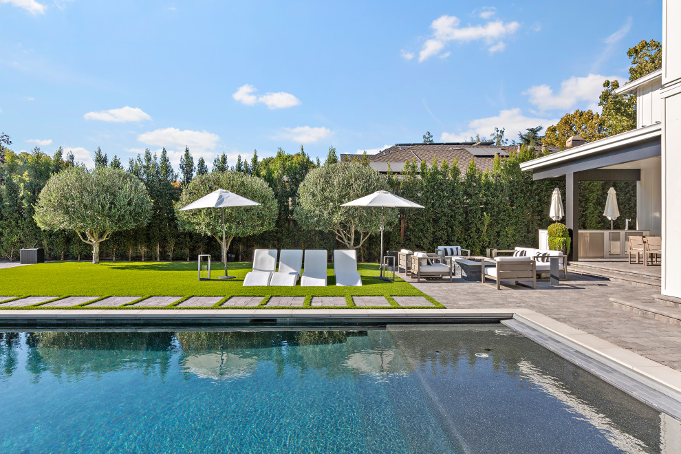 Inspiration for a transitional pool remodel in San Francisco