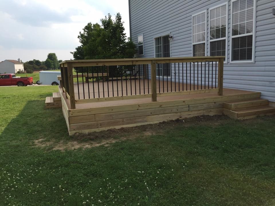 Deck - mid-sized backyard deck idea in Indianapolis