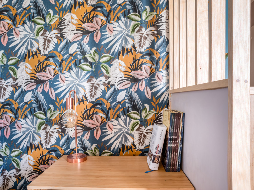 Design ideas for a tropical home office in Lyon.