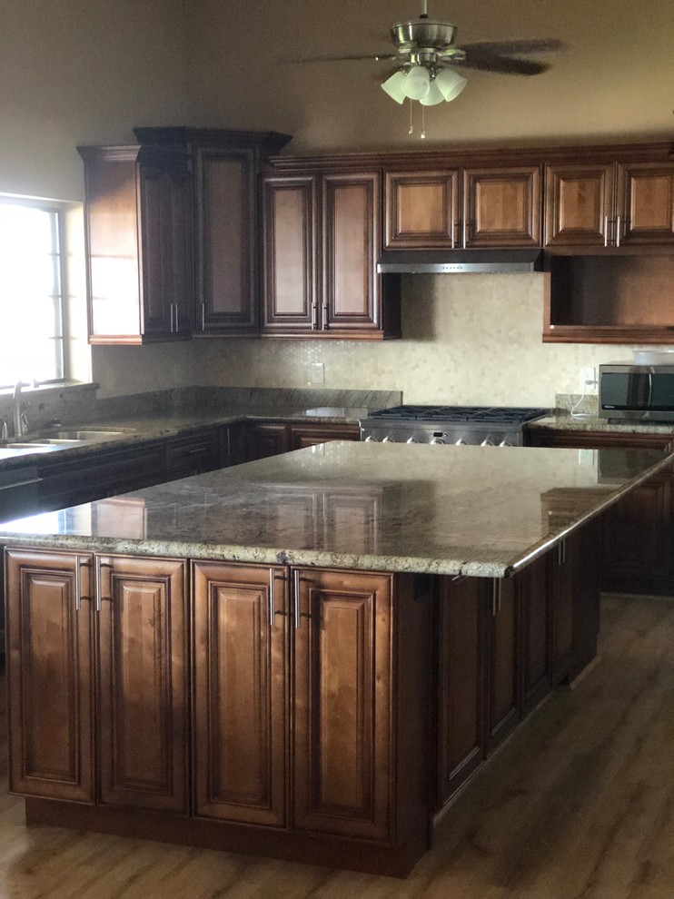Kitchen - kitchen idea in Phoenix