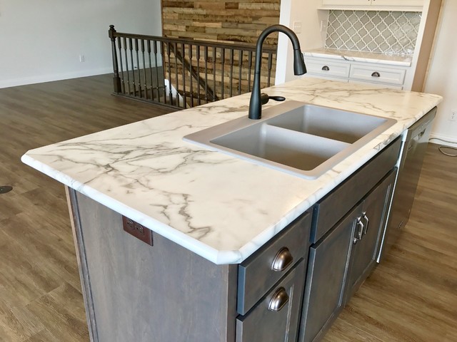 Hazelwood Homes Colona Il Kitchen With Formica Marble Look Tops