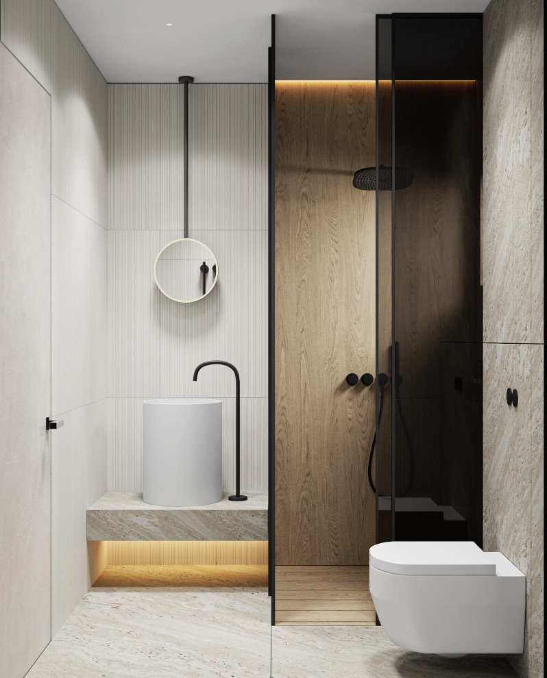 Idéer för att renovera ett mellanstort funkis beige beige badrum med dusch, med släta luckor, beige skåp, en hörndusch, en vägghängd toalettstol, beige kakel, porslinskakel, beige väggar, travertin golv, ett fristående handfat, marmorbänkskiva, beiget golv och dusch med skjutdörr
